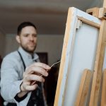 Art et mémoire collective : comment les artistes racontent l’histoire à travers leurs créations